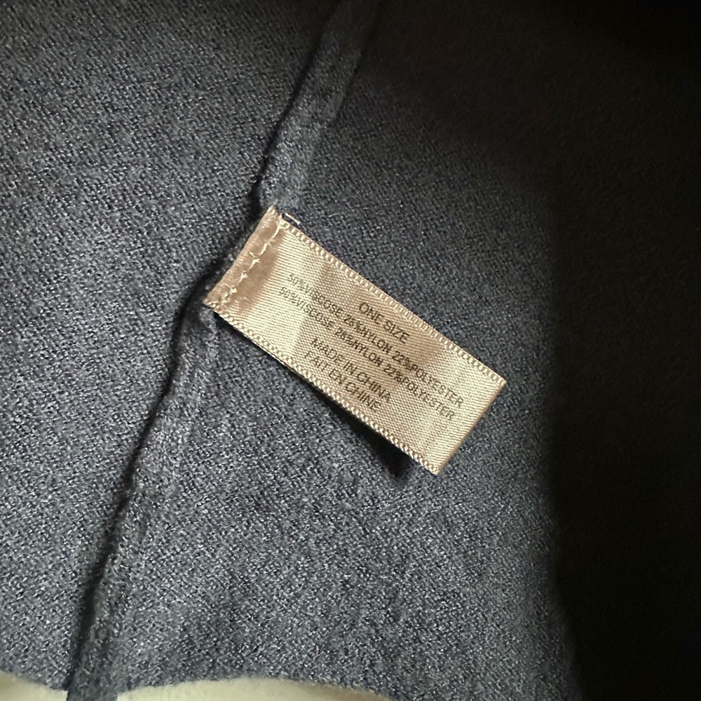 Very Cozy & Soft Dark Blue Poncho - Picture 5 of 5
